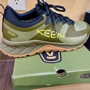 KEEN Men's Olive and Black Athletic Shoes